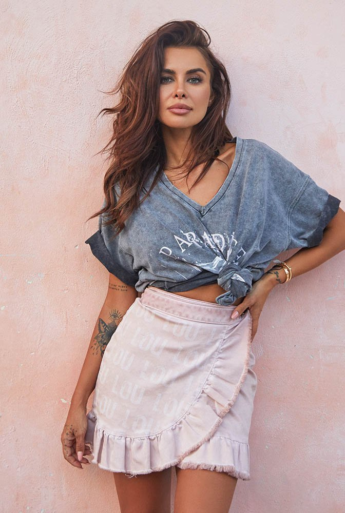 Danica - pudrowa spódnica z subtelnym logowaniem