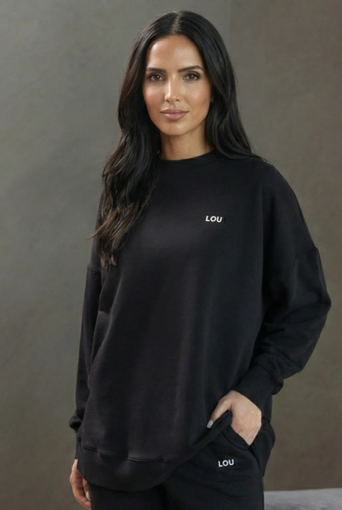 Saura Black - lekka, wygodna czarna bluza z logo