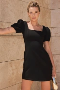 Norella - czarna mini sukienka z kieszeniami