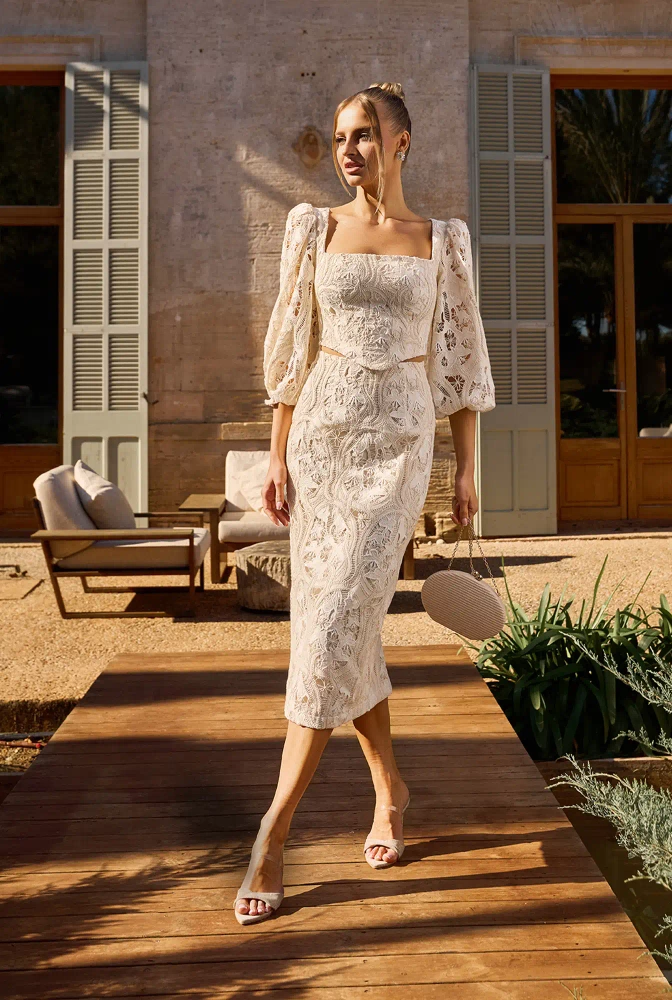 Manola - kremowa sukienka midi z ażurowej bawełny