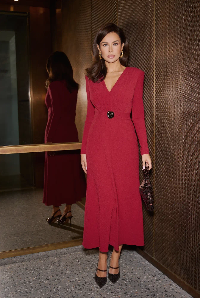 Aniceta - bordowa sukienka midi z paskiem w talii