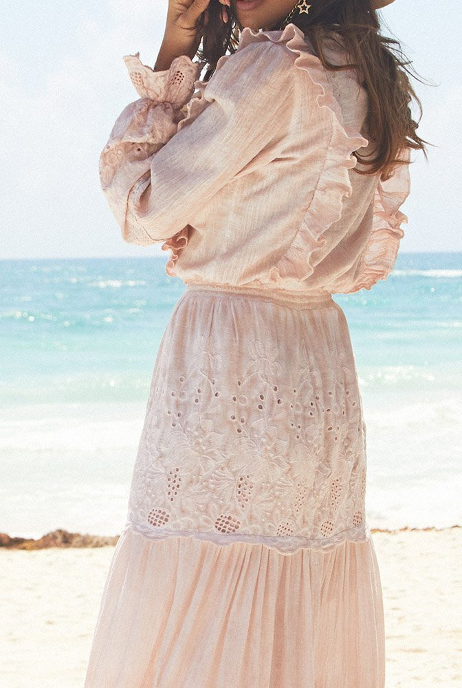 Maeve - sukienka maxi w stylu boho w odcieniu pudrowego różu