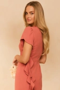 Ayleen - koralowa sukienka maxi z ozdobnym rękawem