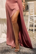 Regina - brązowa sukienka maxi na fiszbinach