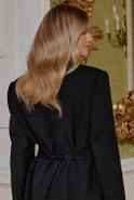 Pamira - elegancka marynarka z paskiem