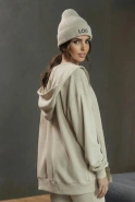 Boston Beige - beżowa bluza rozpinana z logo i ściągaczami