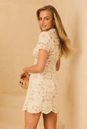 Rubia - kremowa mini sukienka z beżową halką